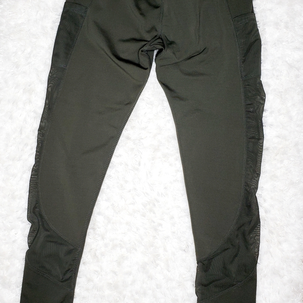 Embrace your love leggings. Size small.